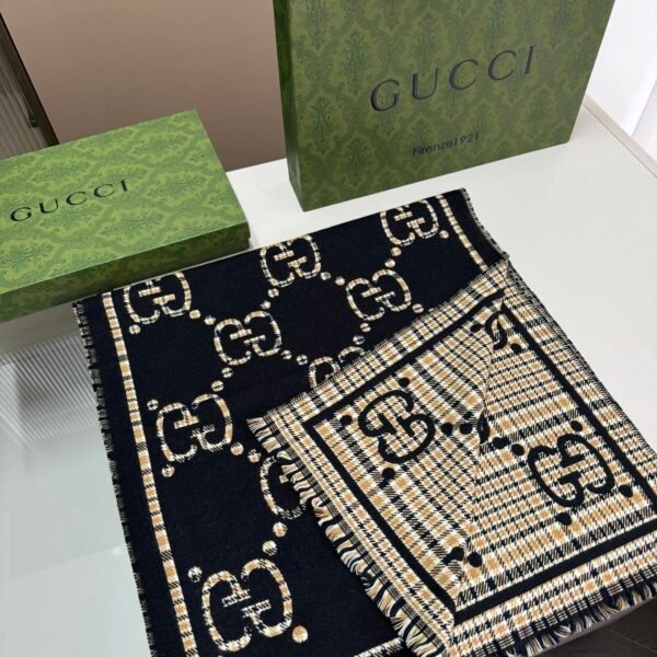 Gucci scarf
