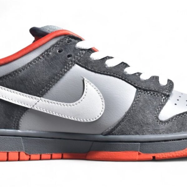 NK SB Dunk Low Staple NYC Pigeon 304292-011