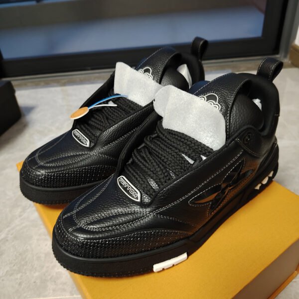 LV Trainer Sneaker 1367A